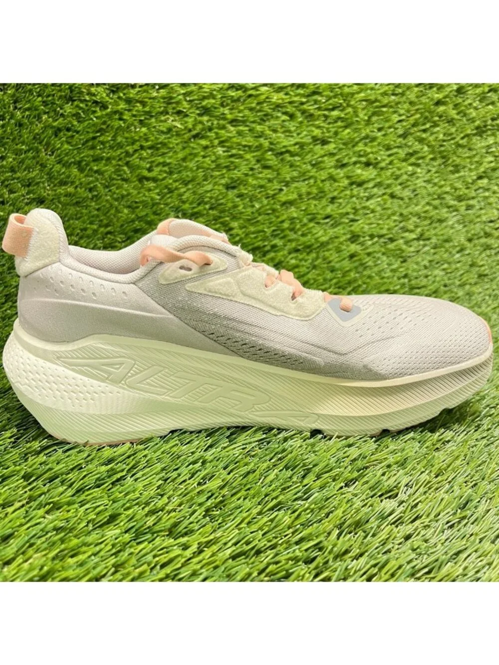 Altra FWD VIA 2 Womens Size 7 Beige Cream Athletic Road Running Shoes Sneakers